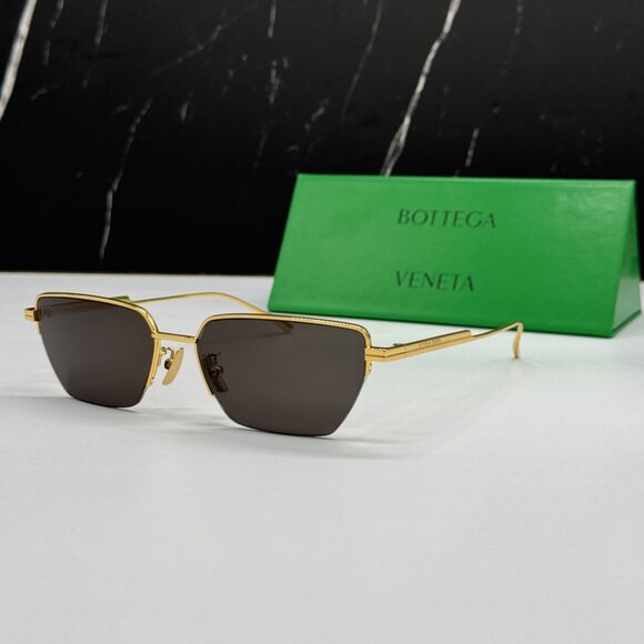 NEW BOTTEGA VENETA BV1107S 004 WOMEN GOLD SQUARE BOTTEGA VENETA SUNGLASSES - Picture 1 of 12